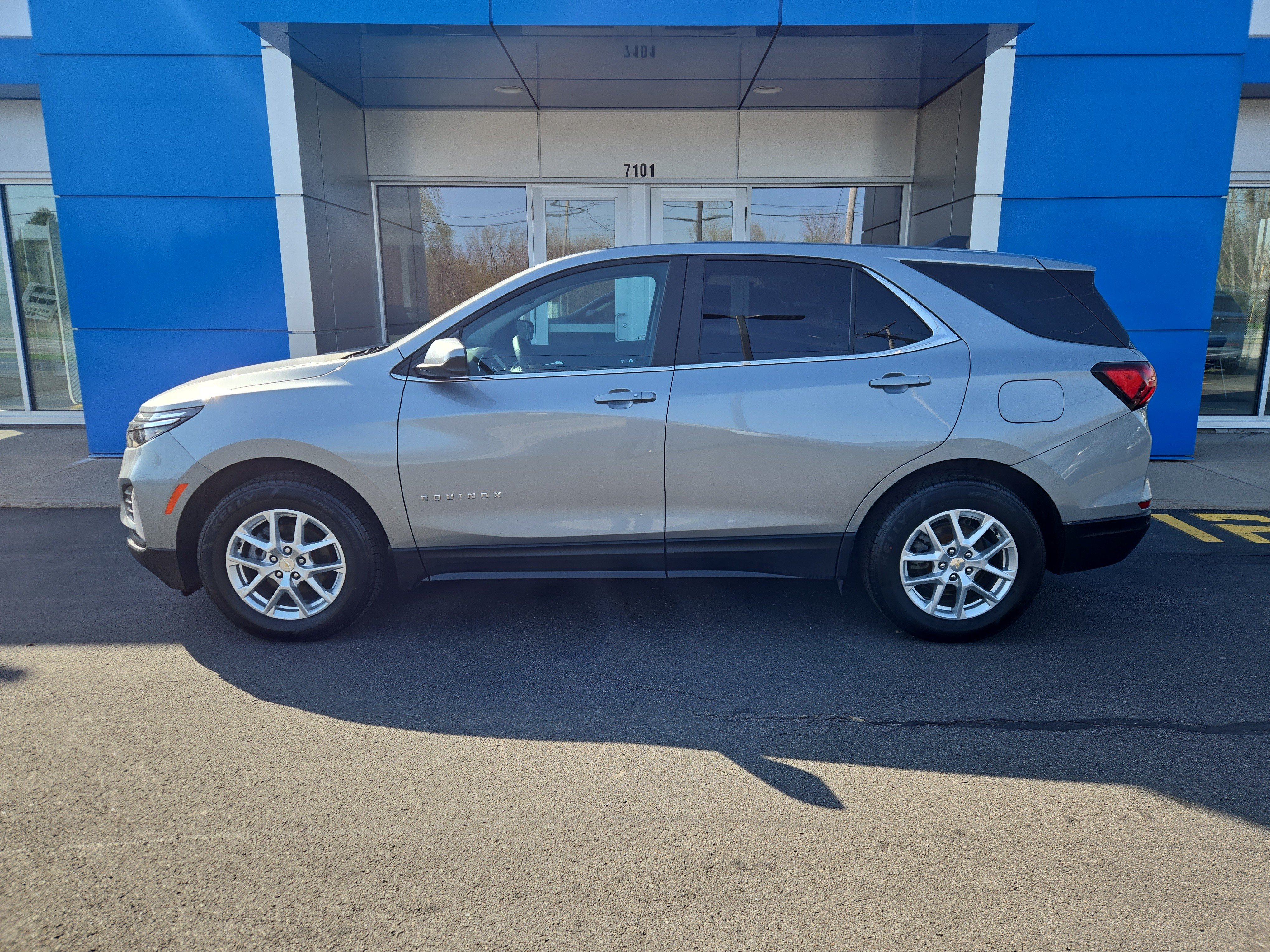 Certified 2023 Chevrolet Equinox LT AWD/4WD image 6