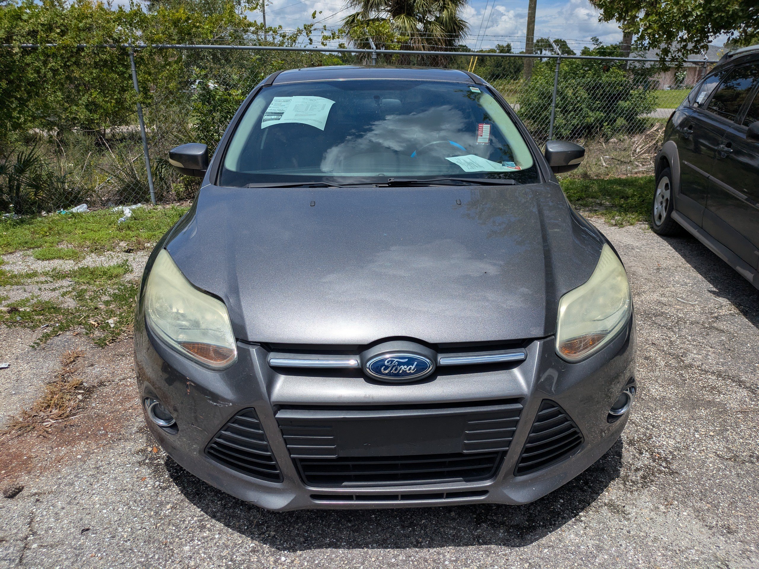 Used 2014 Ford Focus SE w/ SE Sport Package FWD image 3