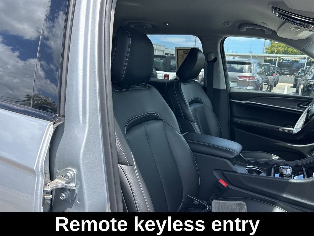 Used 2024 Jeep Grand Cherokee L Limited RWD image 22