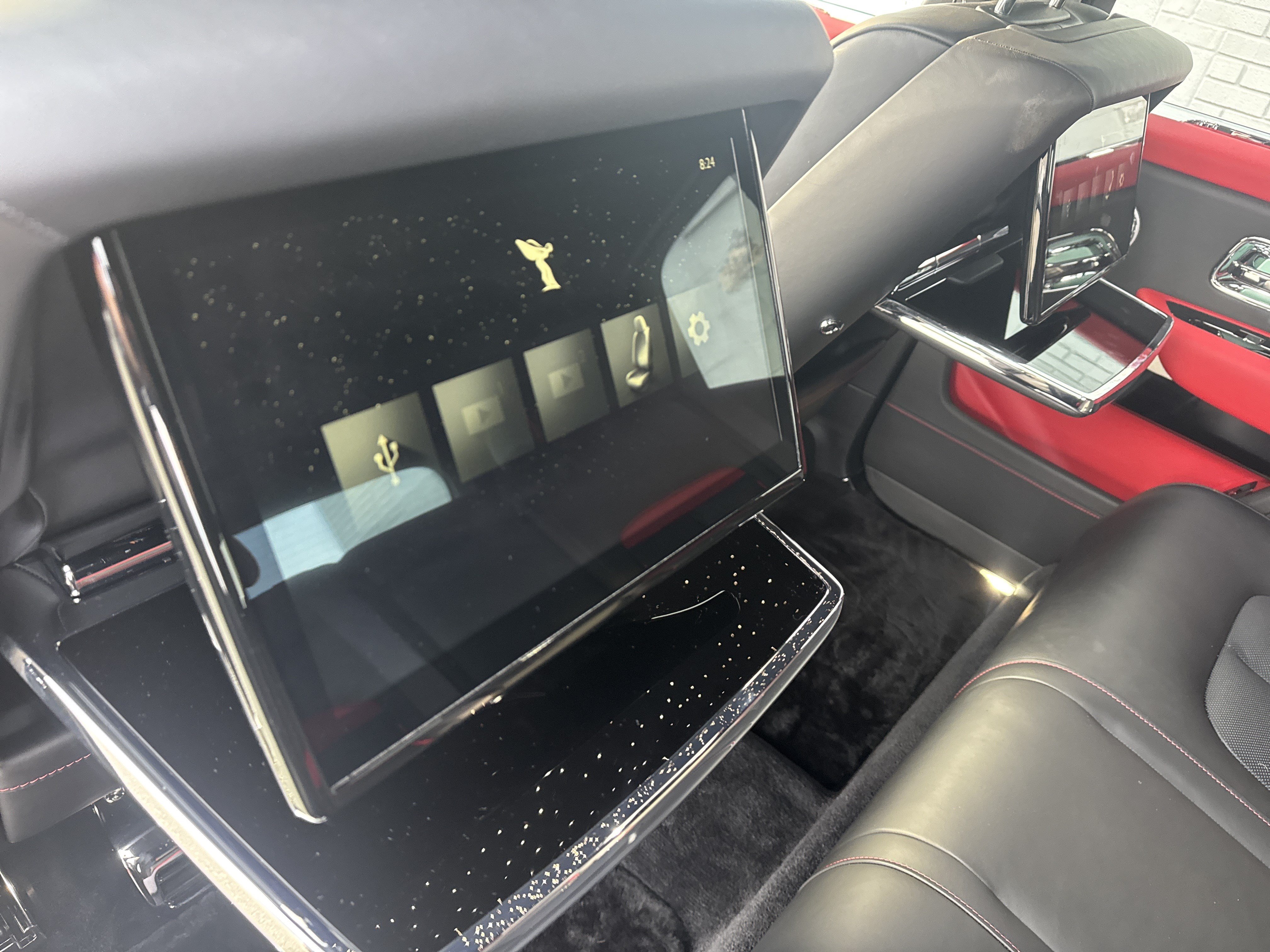 Certified 2025 Rolls-Royce Cullinan AWD/4WD image 49