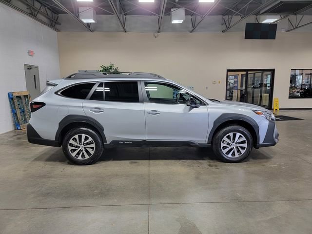 Used 2025 Subaru Outback Premium w/ Popular Package #1A image 5