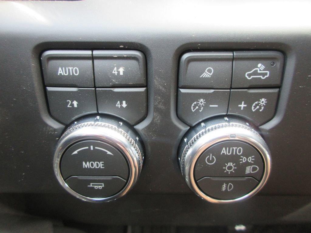 New 2026 GMC Sierra 1500 AT4 image 17