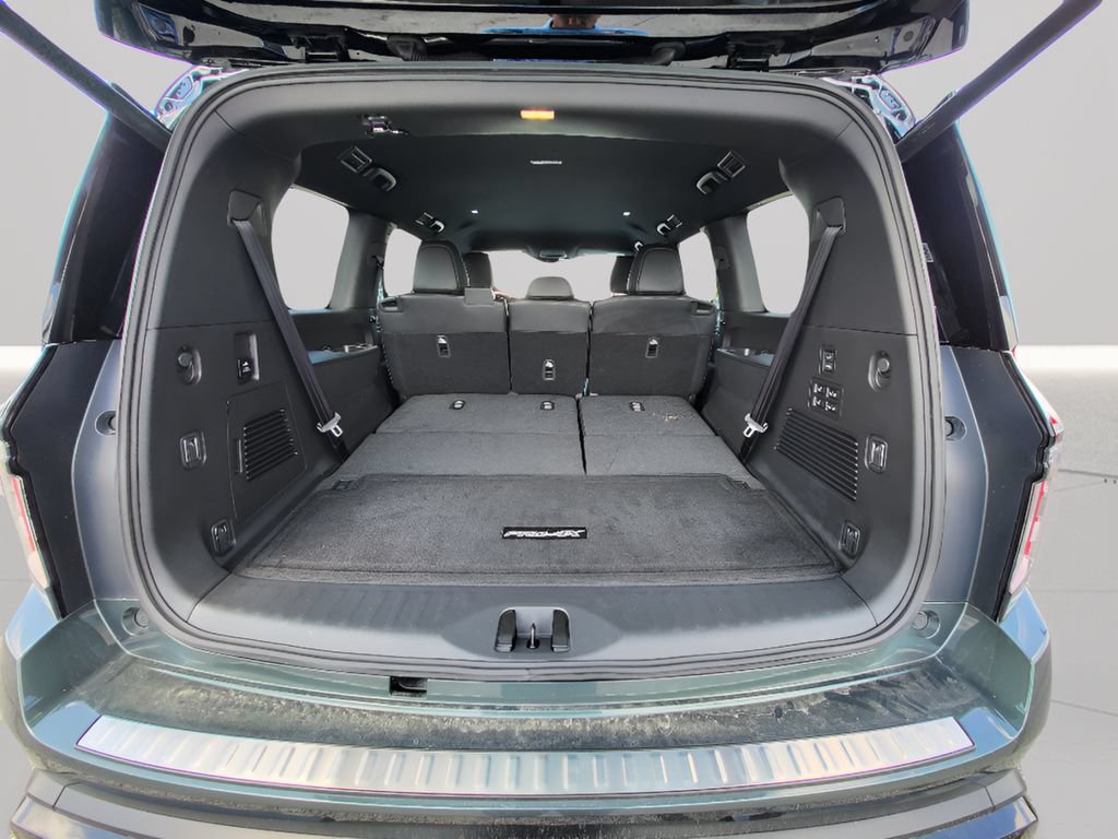 Used 2025 Nissan Armada PRO-4X AWD/4WD image 25