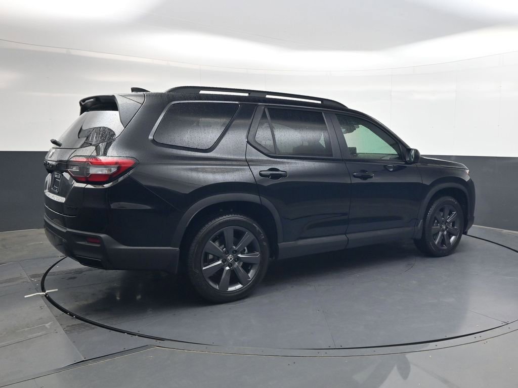 New 2026 Honda Pilot Sport image 4