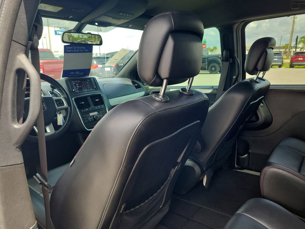 Used 2018 Dodge Grand Caravan GT image 12