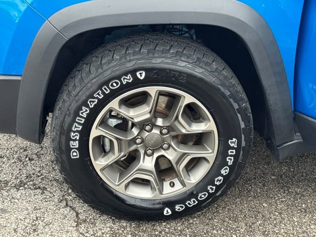 Used 2022 Jeep Cherokee Trailhawk w/ Sound & Nav Group image 24