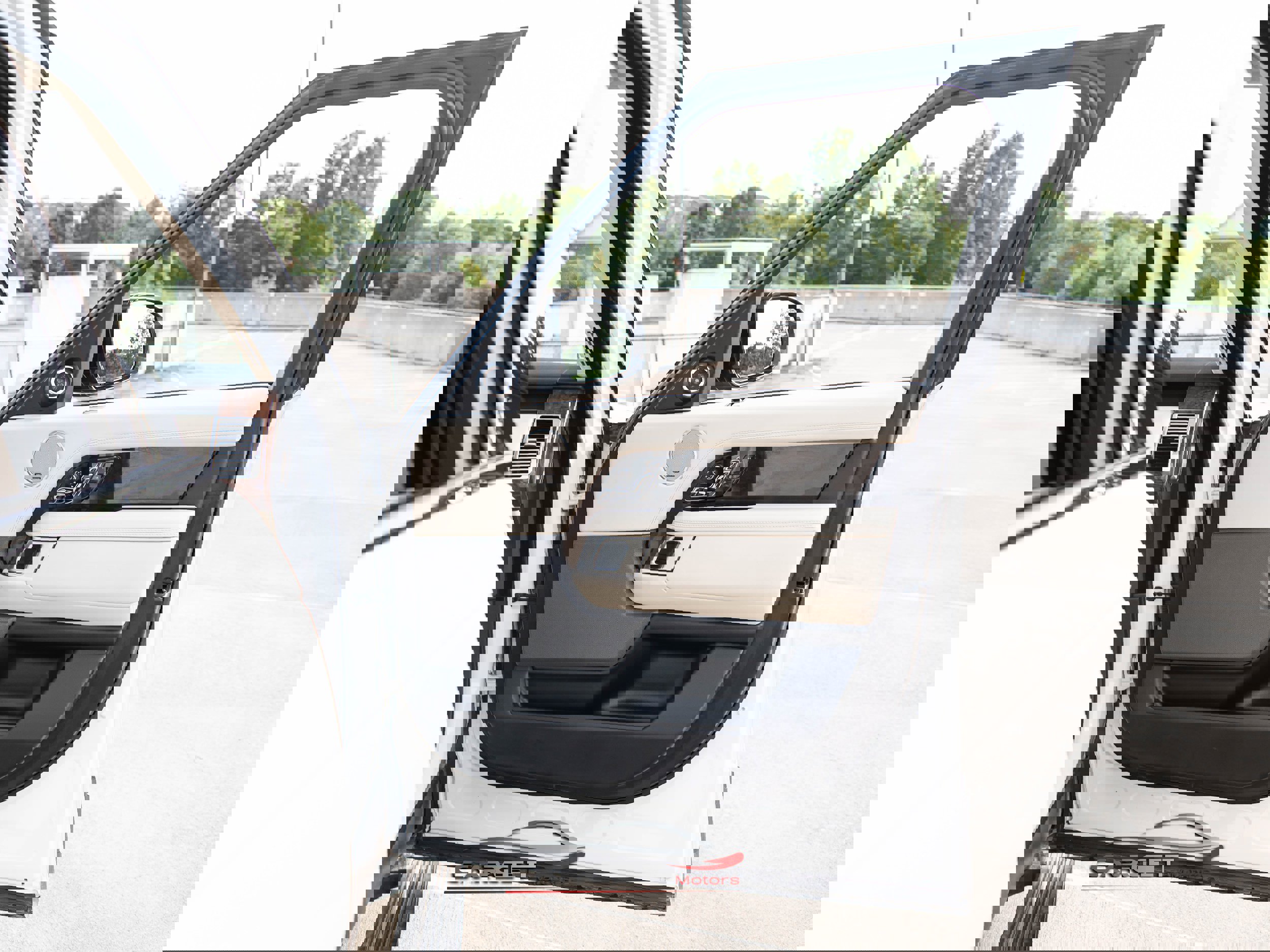 Used 2019 Land Rover Range Rover Long Wheelbase Supercharged image 46