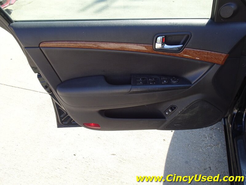 Used 2009 Hyundai Sonata Limited FWD image 23