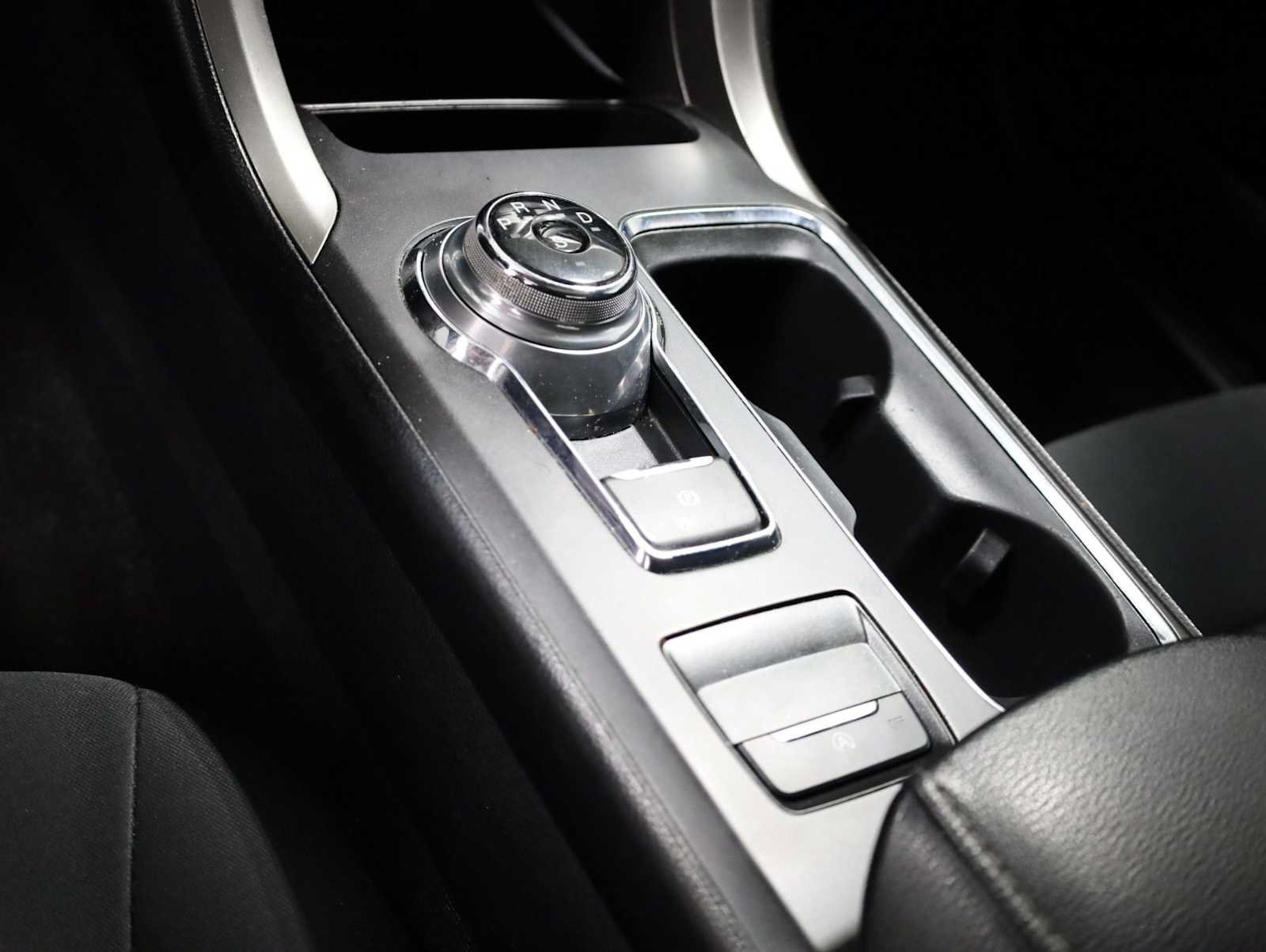 Used 2019 Ford Fusion SE FWD image 27