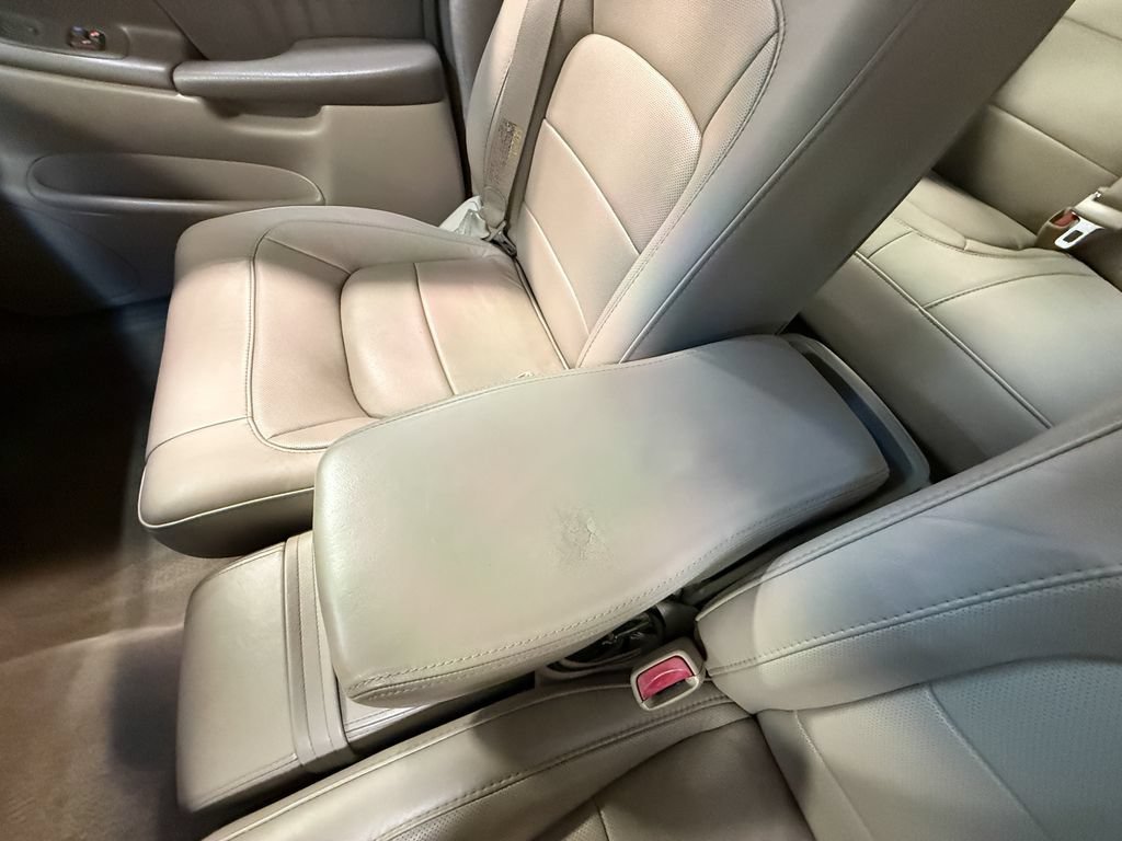 Used 2005 Cadillac De Ville DHS w/ Equipment Group FWD image 81