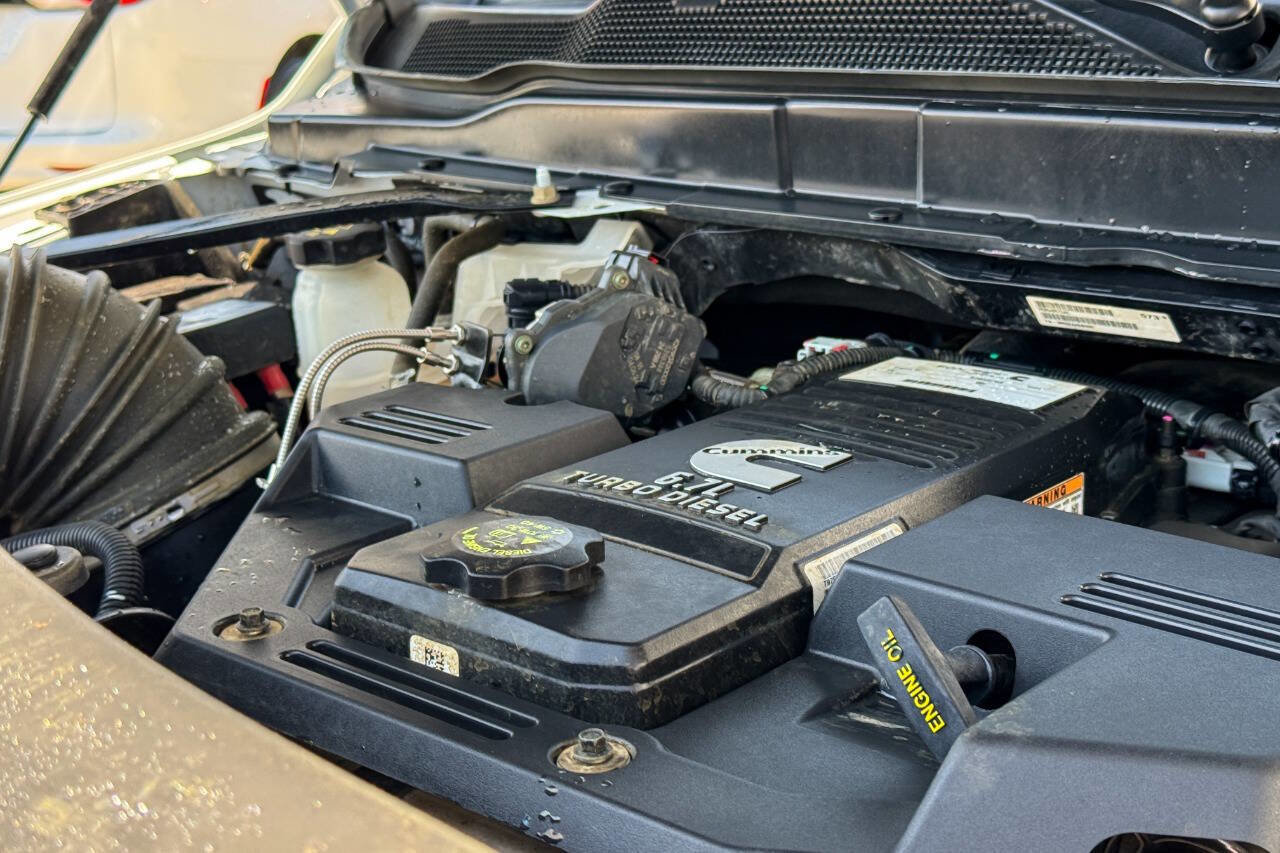 Used 2024 RAM 2500 Laramie w/ Safety Group AWD/4WD image 36