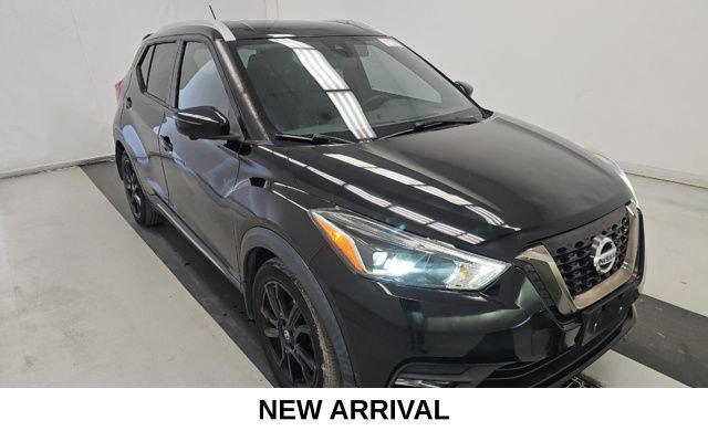 Used 2020 Nissan Kicks SR w/ SR Premium Package FWD image 3