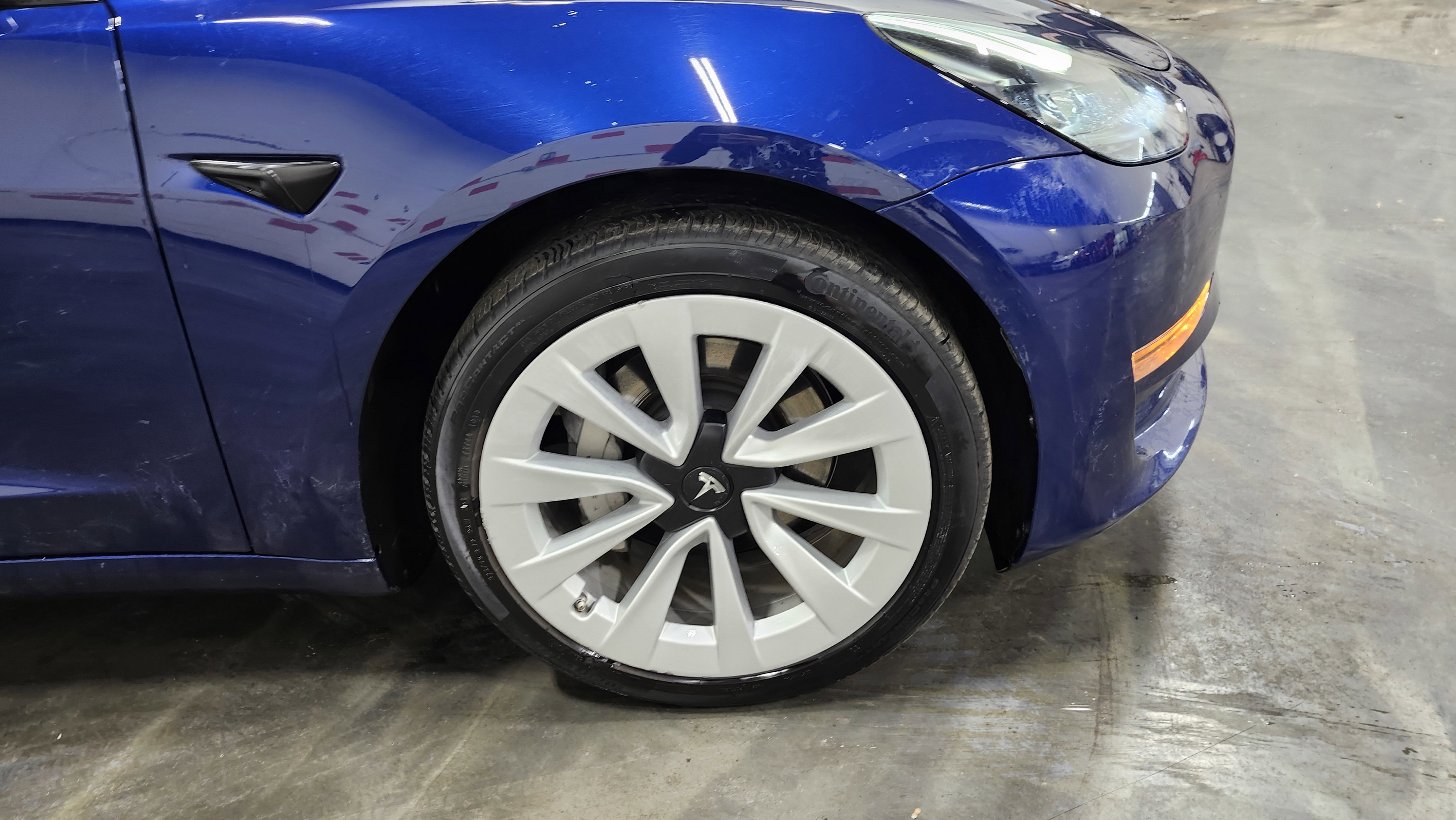 Used 2023 Tesla Model 3 Standard Range image 9