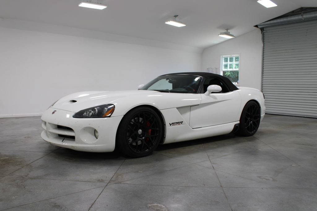 Used 2004 Dodge Viper SRT-10 RWD image 4