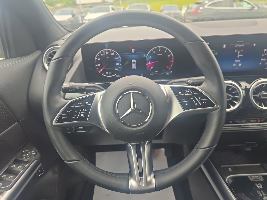 Used 2026 Mercedes-Benz GLA 250 4MATIC image 14