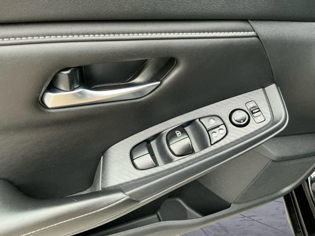 Used 2023 Nissan Sentra SV FWD image 23