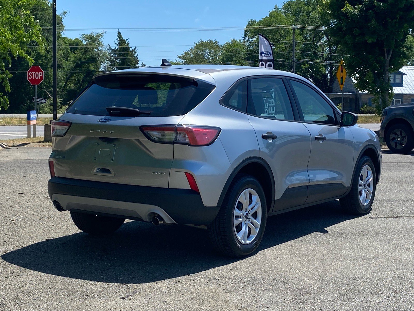 Used 2022 Ford Escape S AWD/4WD image 4