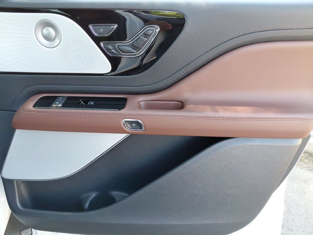 New 2026 Lincoln Aviator Reserve AWD/4WD image 37