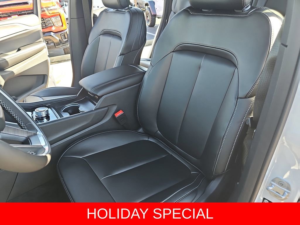 New 2025 Jeep Grand Cherokee Limited w/ Trailer Tow Package image 15