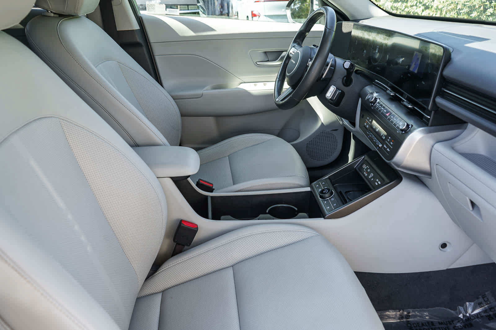 Used 2024 Hyundai Kona Limited AWD/4WD image 18