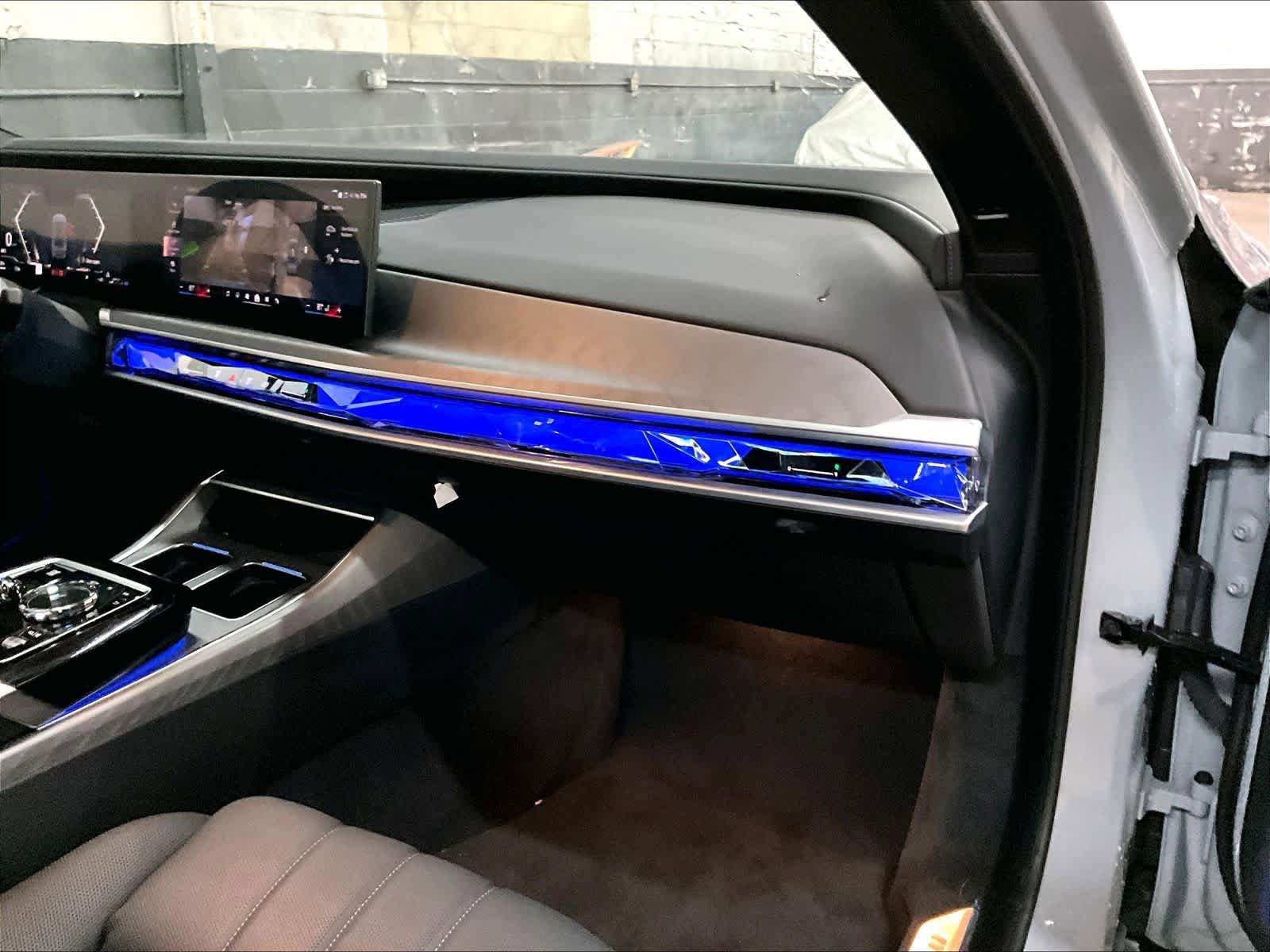 Certified 2025 BMW 760i xDrive AWD/4WD image 18