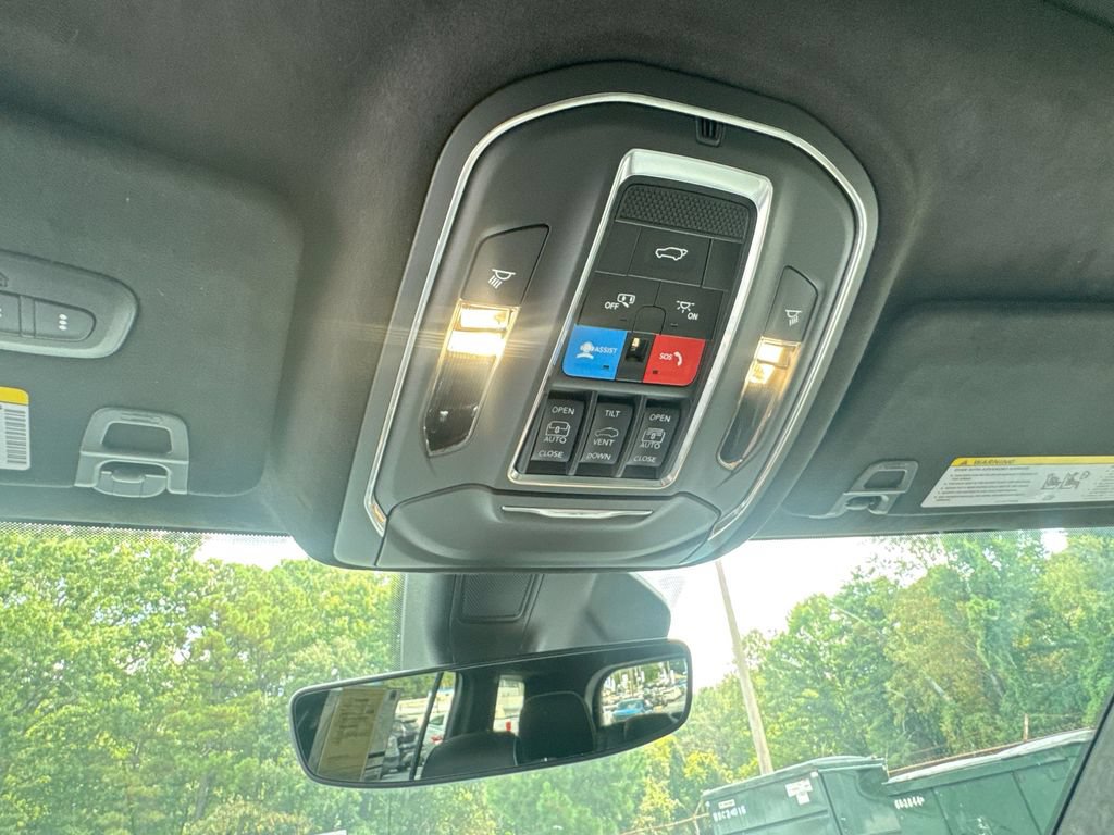 Used 2025 Jeep Grand Cherokee L Summit AWD/4WD image 19