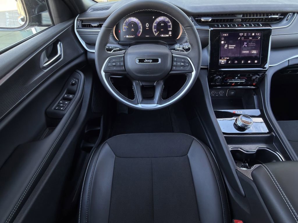 New 2025 Jeep Grand Cherokee L Altitude image 10