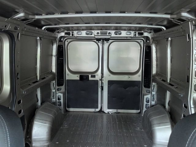 Used 2021 RAM ProMaster 2500 w/ Premium Appearance Group FWD image 10