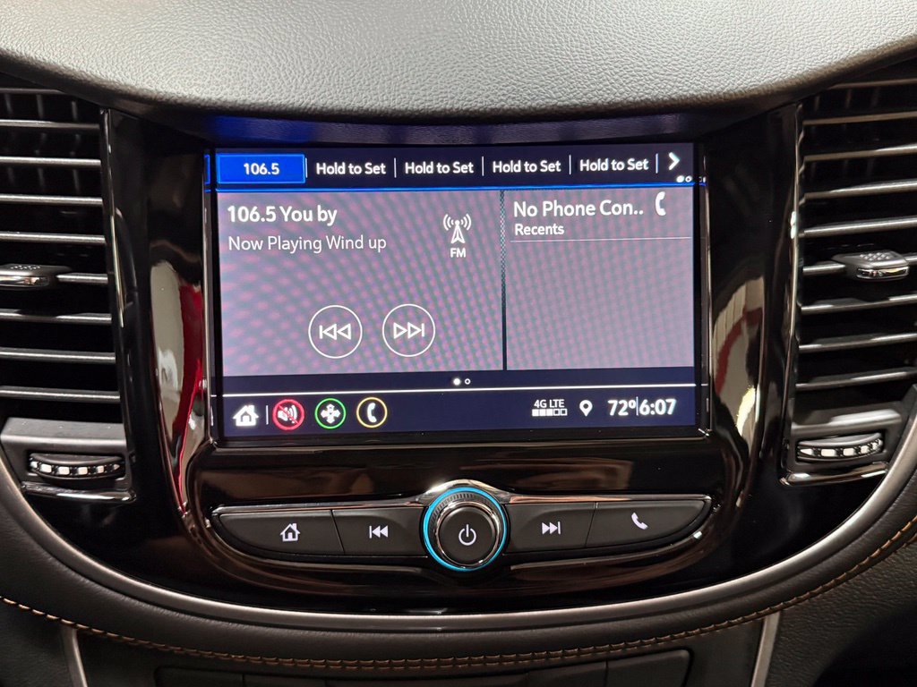 Used 2022 Chevrolet Trax LT w/ LT Convenience Package AWD/4WD image 12