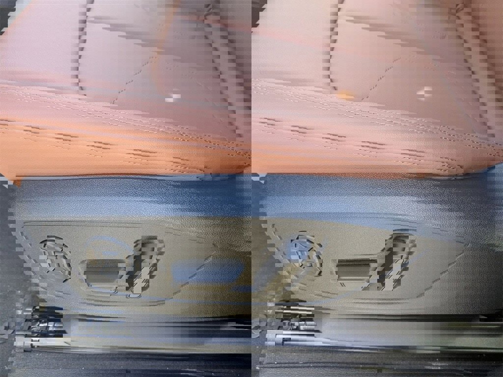 New 2025 Audi Q3 2.0T Premium image 14