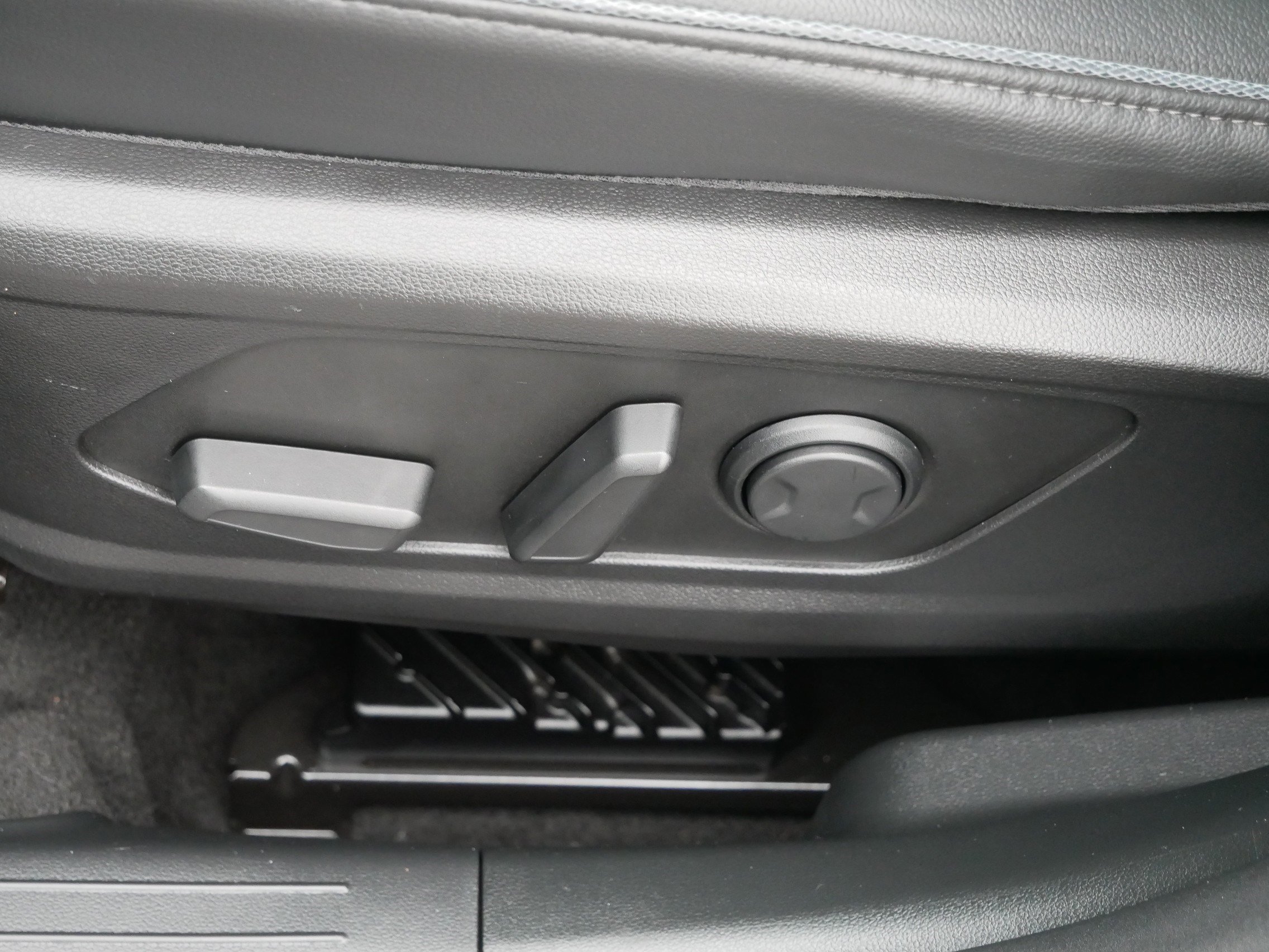 Certified 2024 Hyundai Tucson Limited AWD/4WD image 20