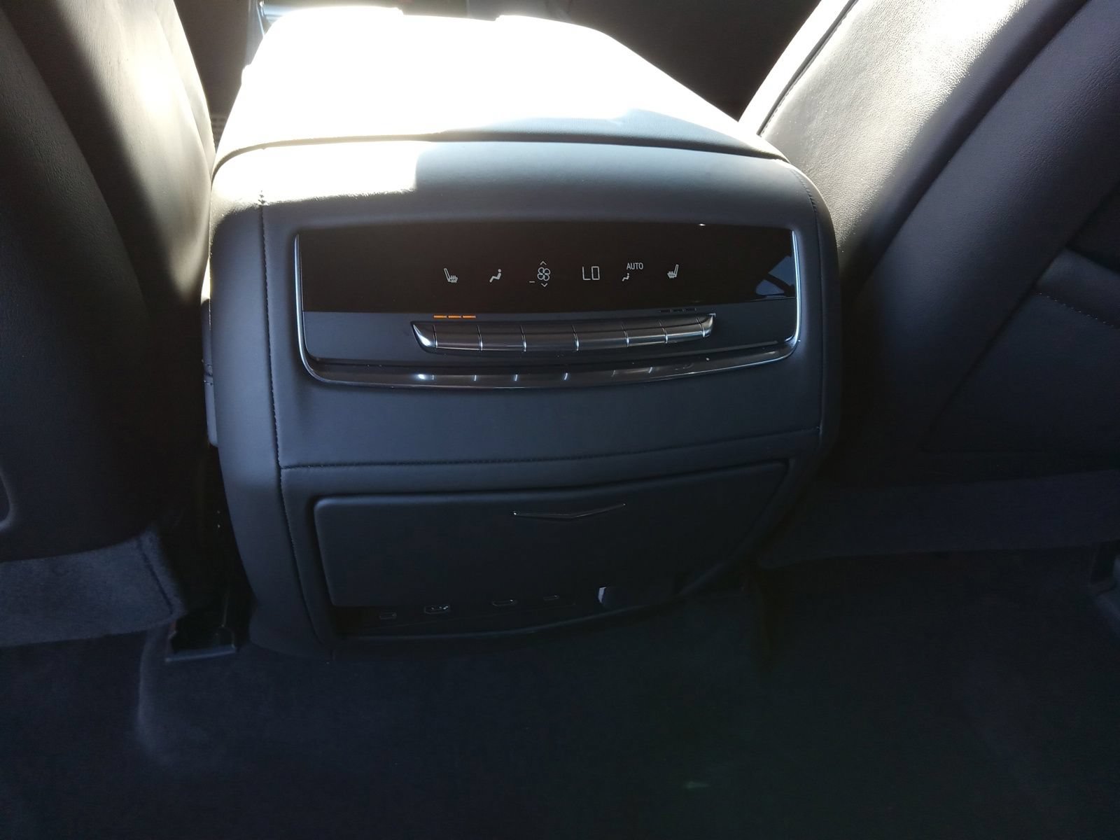 Used 2026 Cadillac Escalade ESV V AWD/4WD image 26