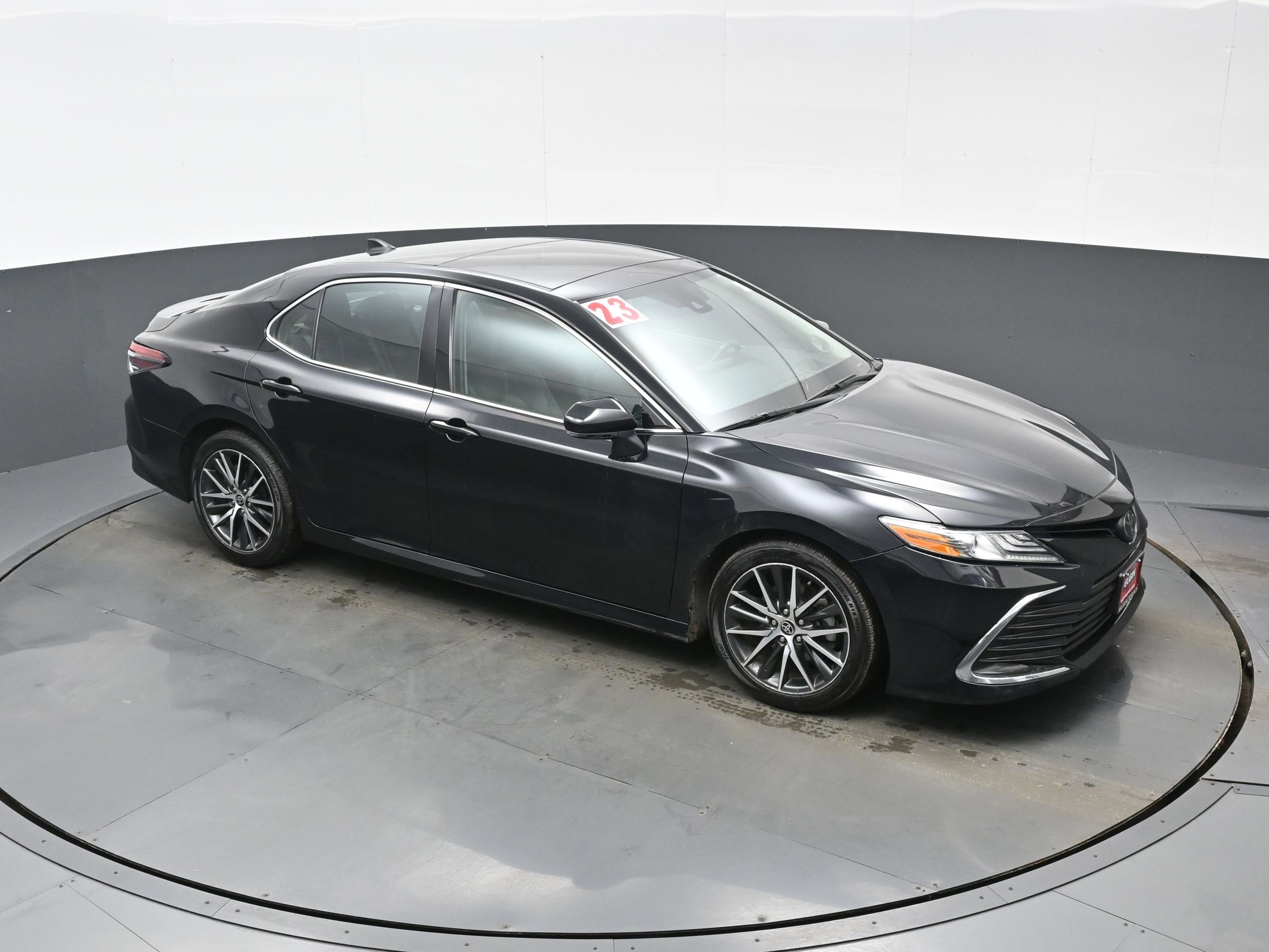Used 2024 Toyota Camry XLE FWD image 30