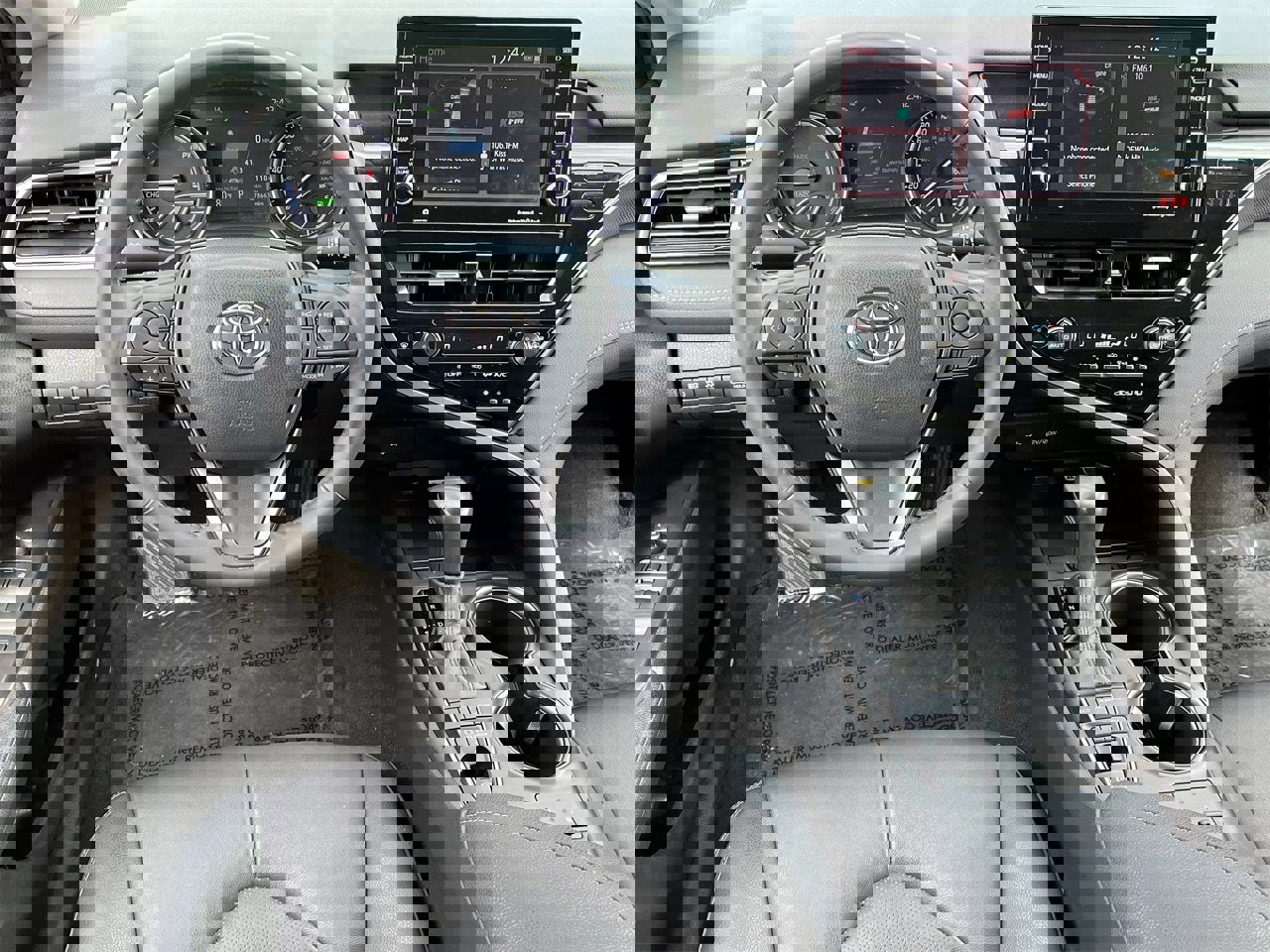 Used 2022 Toyota Camry XSE w/ Cold Weather Package image 10