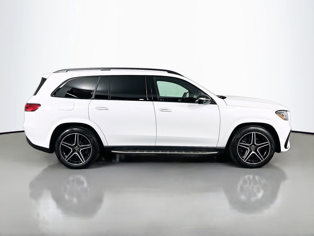 Used 2024 Mercedes-Benz GLS 450 4MATIC image 4
