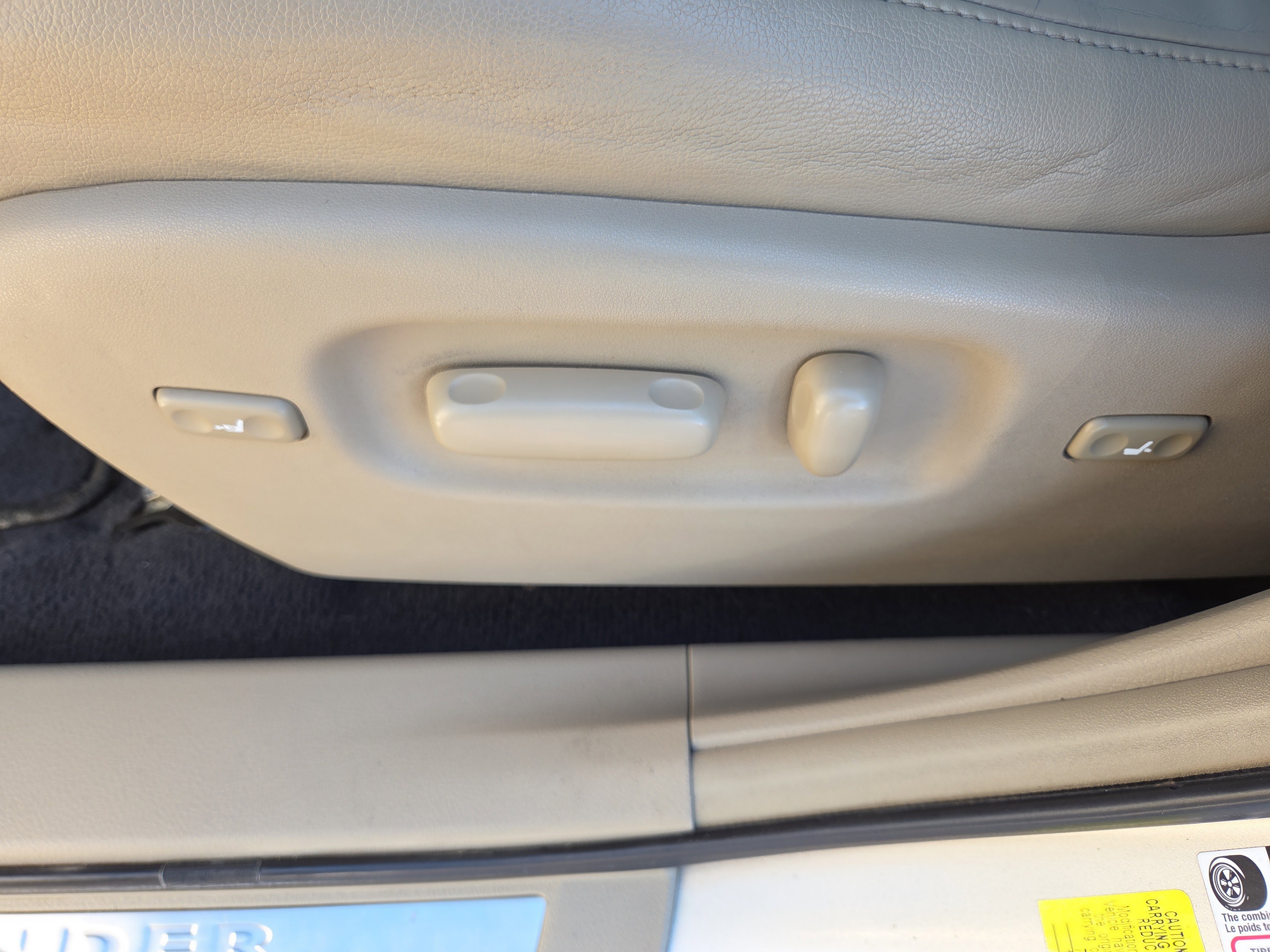Used 2013 Toyota Highlander Limited image 33