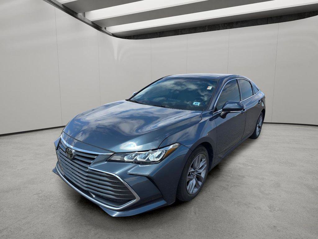 Used 2019 Toyota Avalon XLE w/ Carpet Mat Package FWD image 1