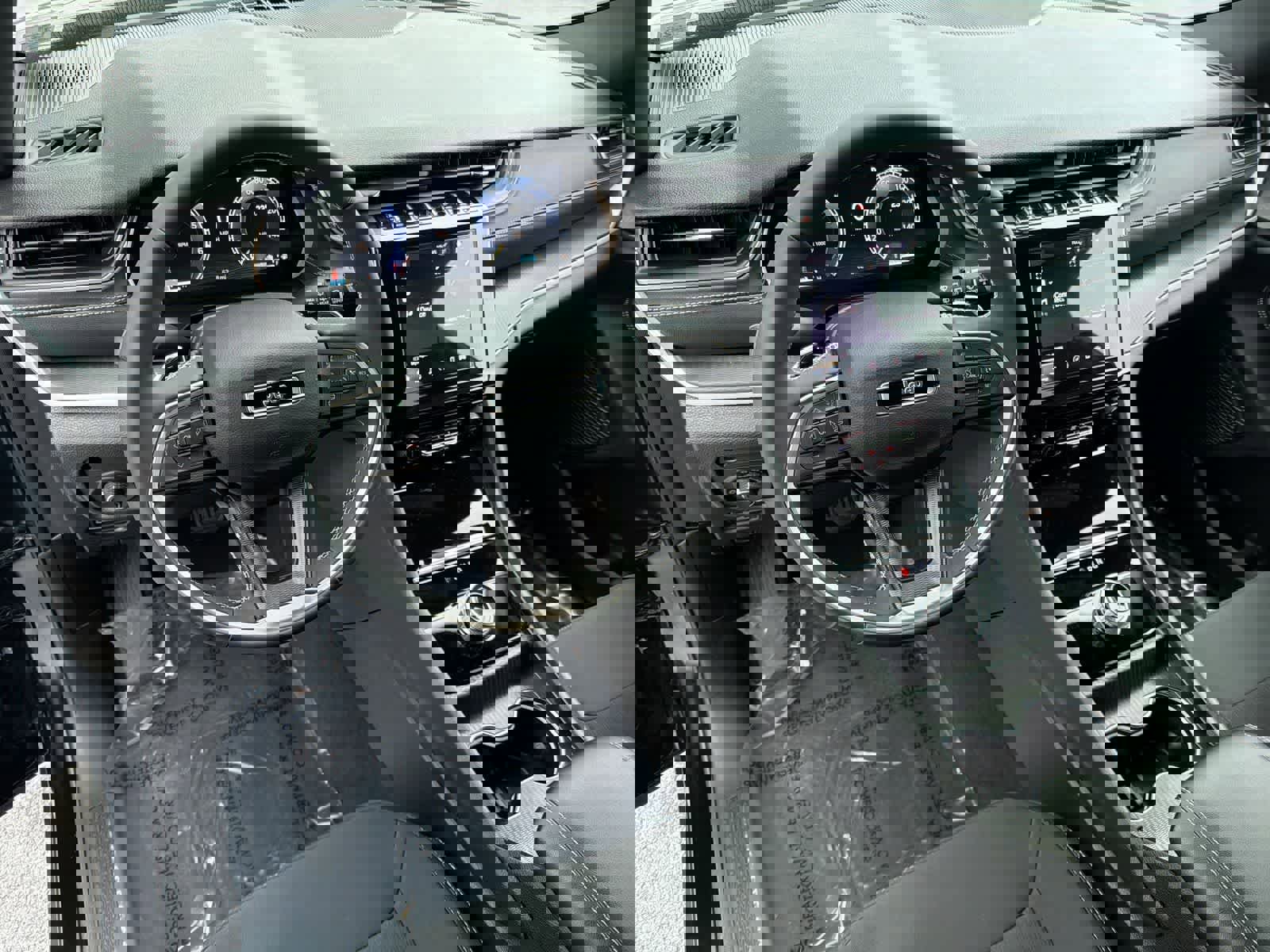 Used 2025 Jeep Grand Cherokee Laredo X image 10