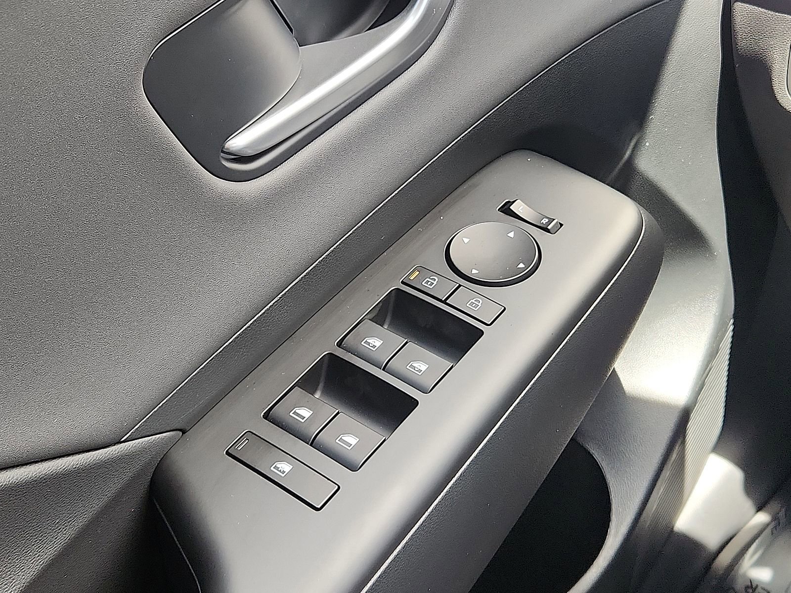 New 2026 Hyundai Kona SEL Premium FWD image 15