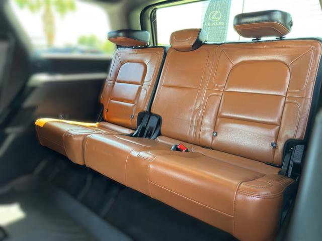 Used 2021 Lincoln Navigator Reserve w/ Luxury Package image 9