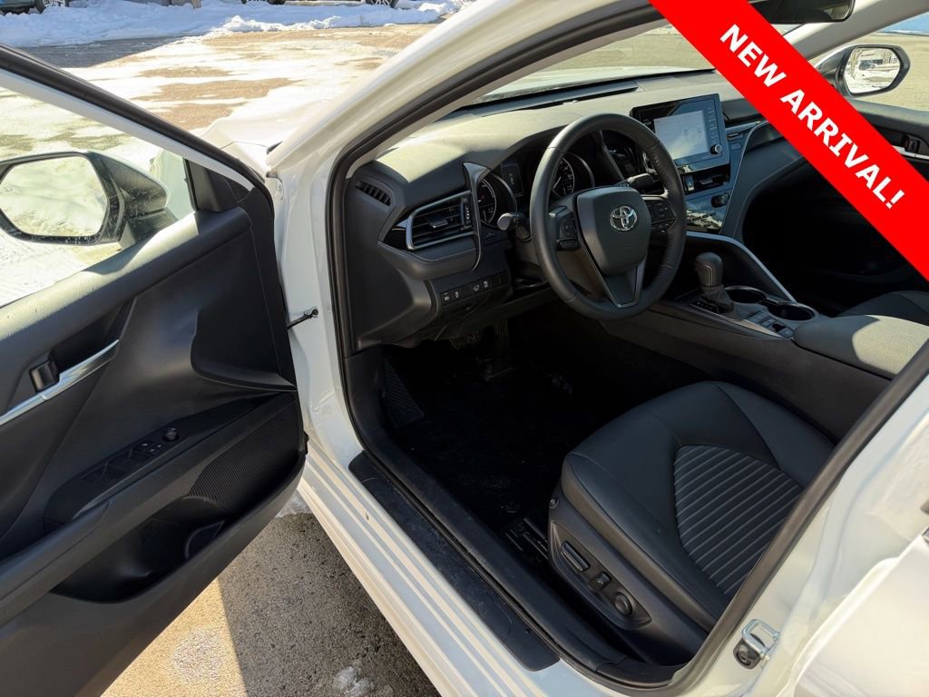 Used 2024 Toyota Camry SE image 16