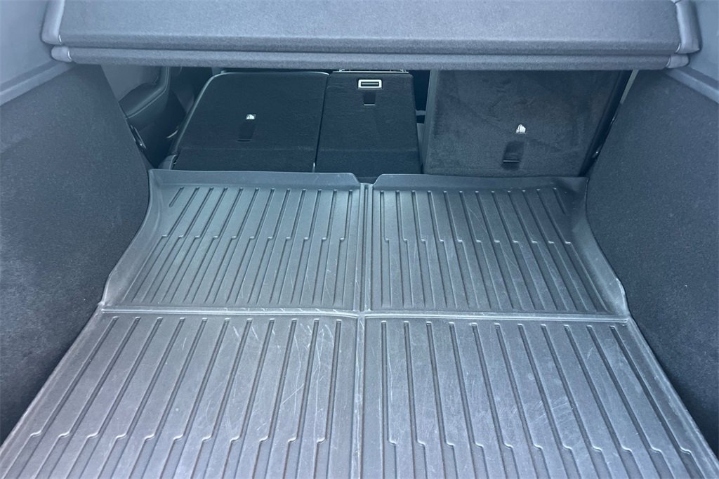Used 2023 Tesla Model Y Long Range image 15