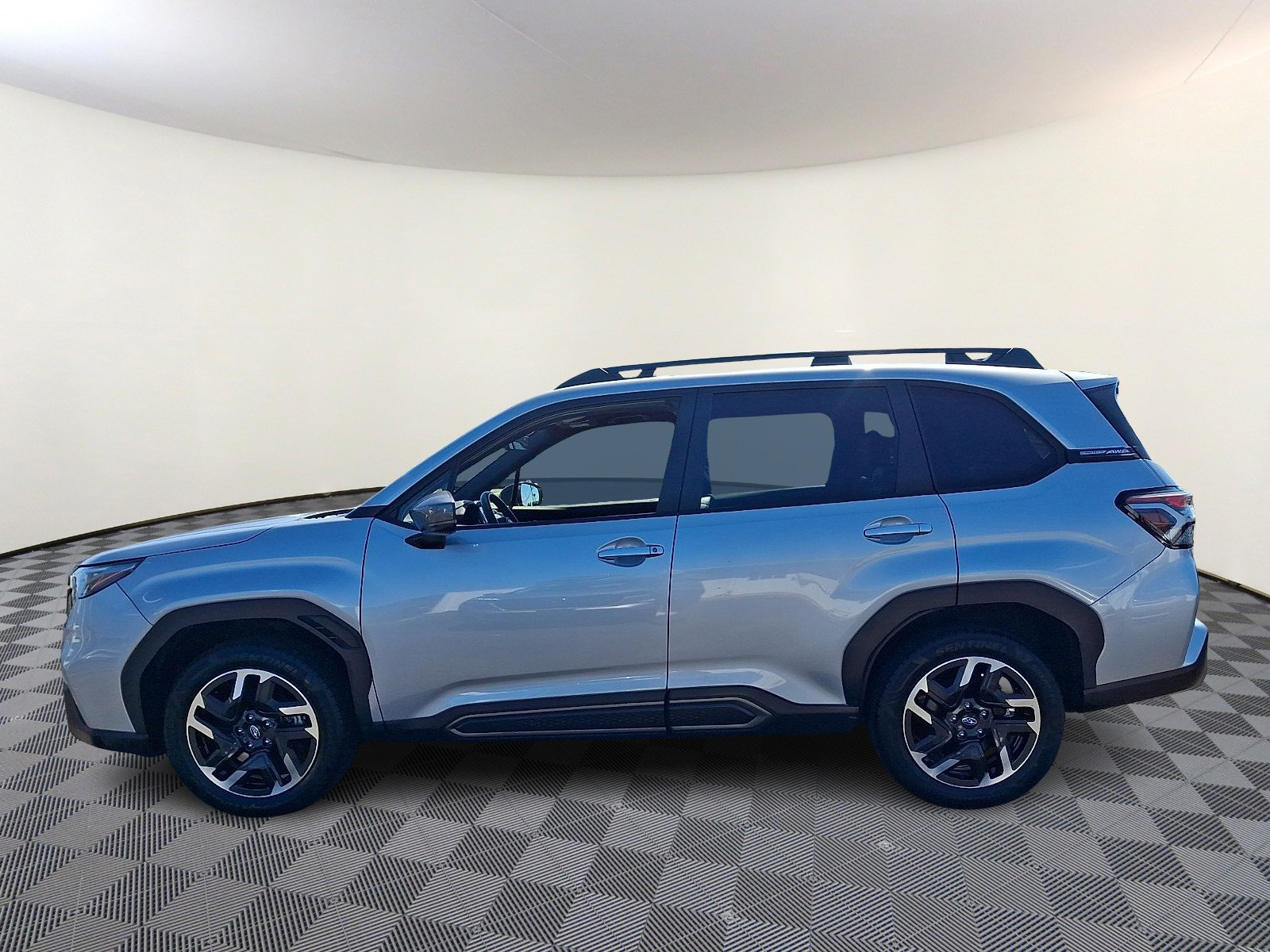 Used 2025 Subaru Forester Limited AWD/4WD image 4