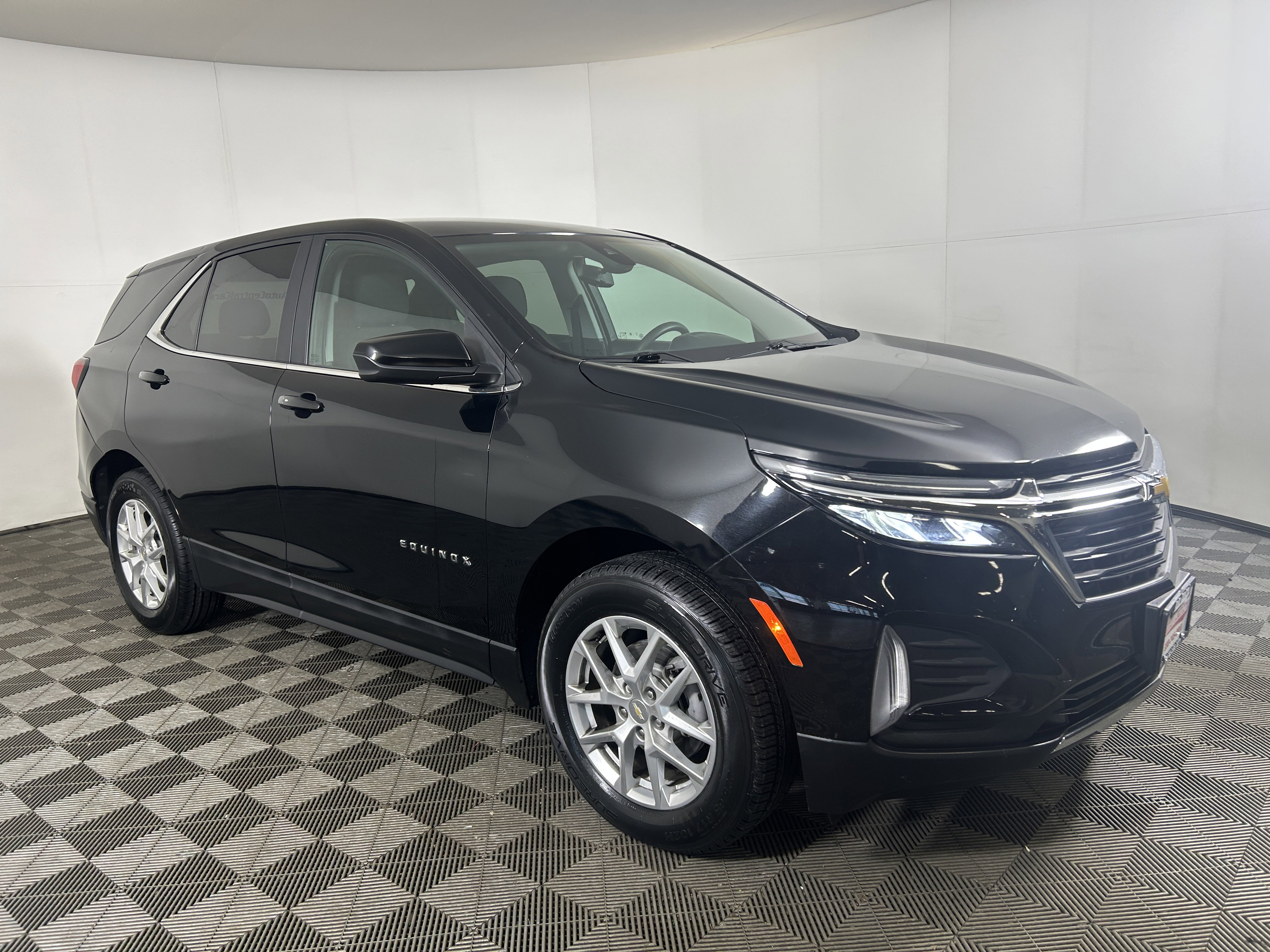 Used 2022 Chevrolet Equinox LT AWD/4WD image 3