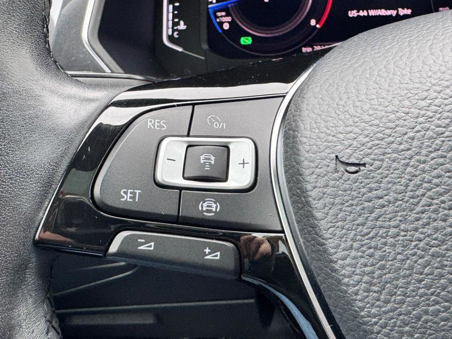 Used 2019 Volkswagen Tiguan SEL Premium image 25