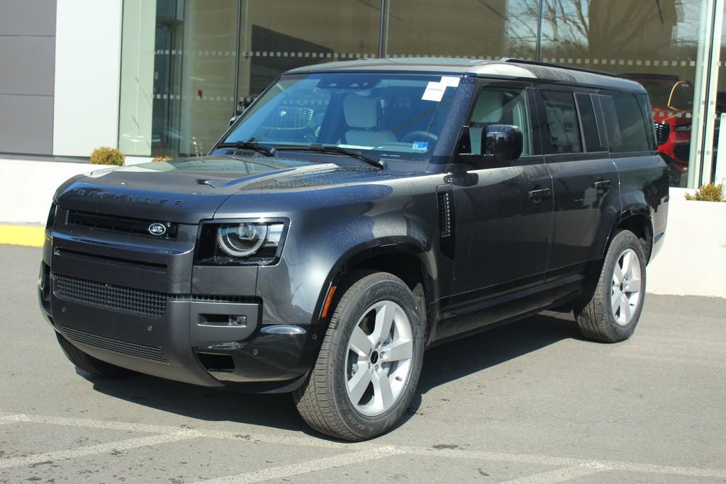 New 2026 Land Rover Defender 130 X-Dynamic SE image 1