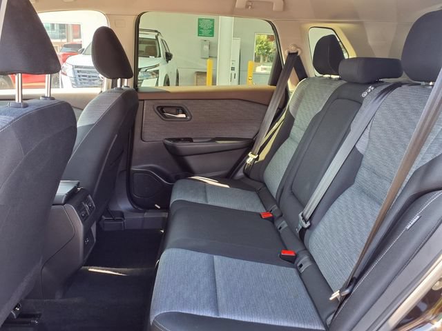 Used 2023 Nissan Rogue SV FWD image 18