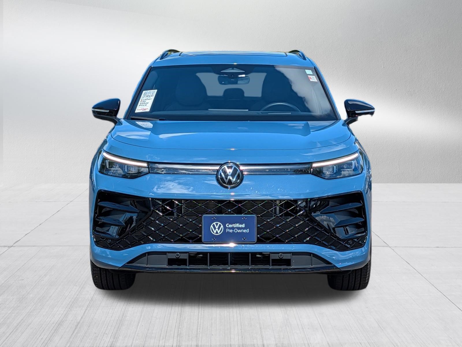 Certified 2026 Volkswagen Tiguan SE R-Line AWD/4WD image 2