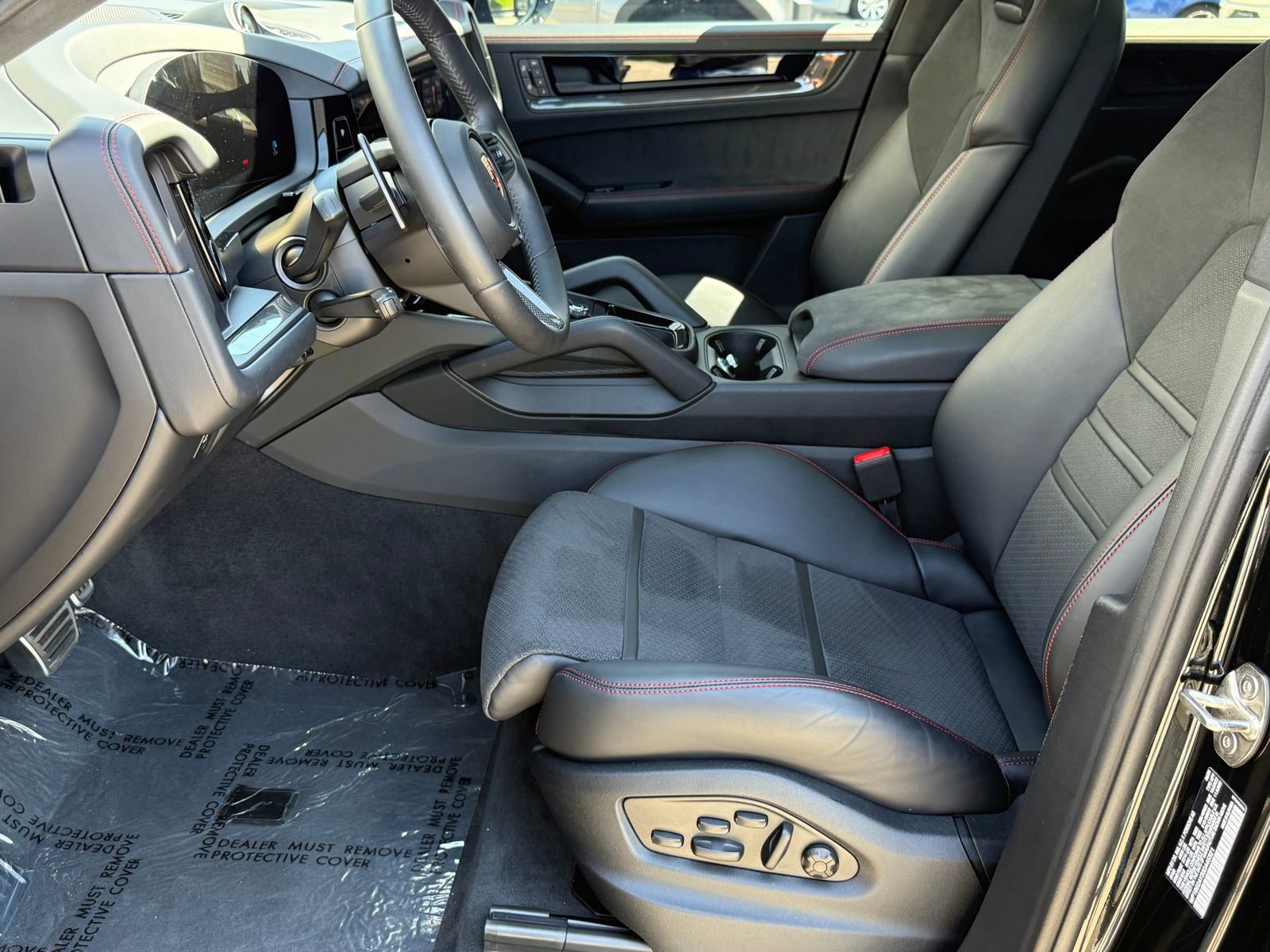 Used 2025 Porsche Cayenne GTS image 26