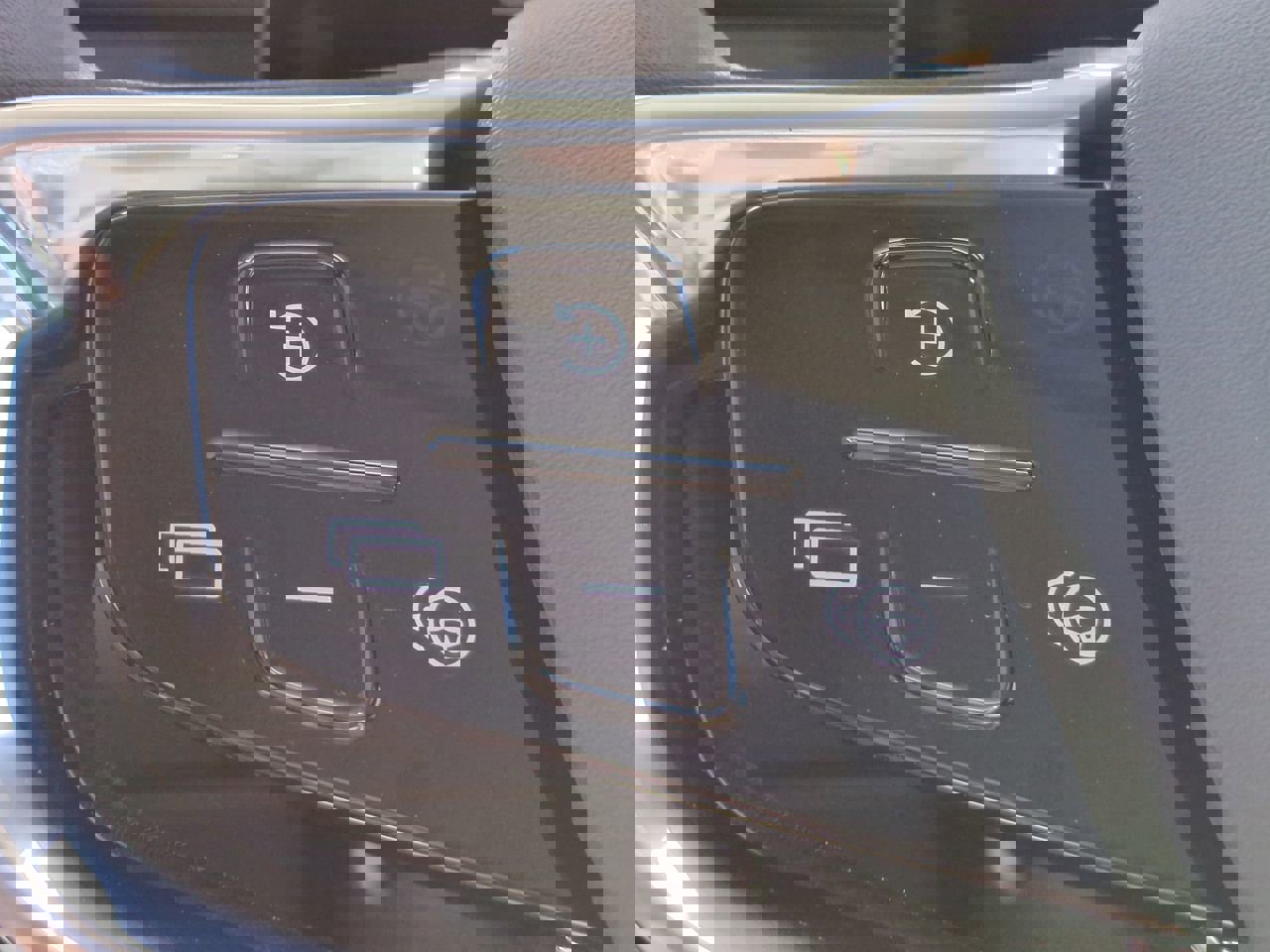 New 2025 Volvo EX90 Ultra image 24